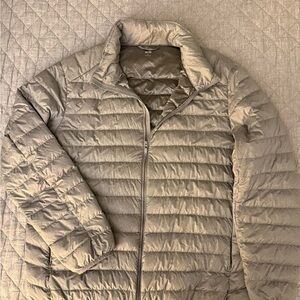 Uniqlo ultra light down insulated jacket